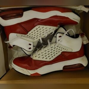 Jordan Maxin 200 'White Gym Red'
